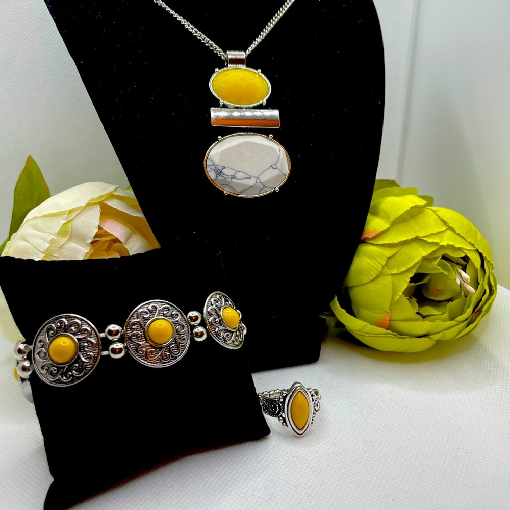 Yellow cracker stone necklace set